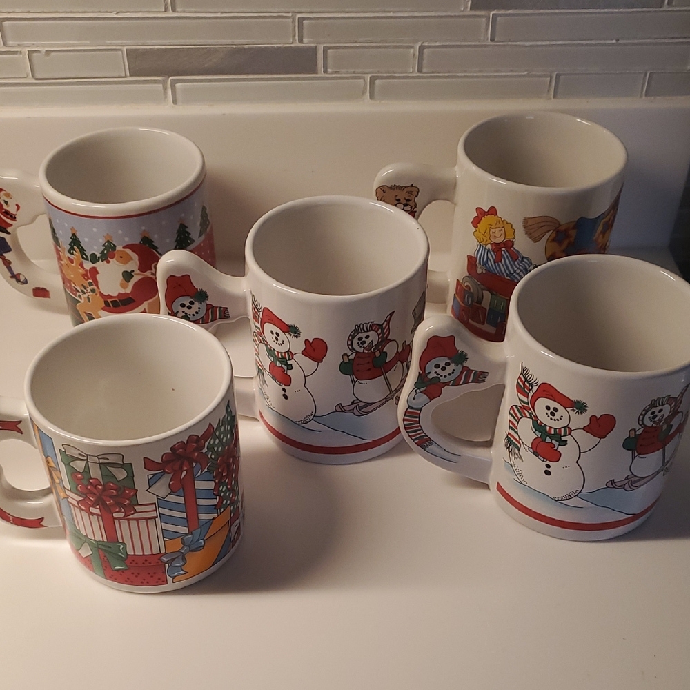 Vintage The Love Mug Christmas Set Of 5.